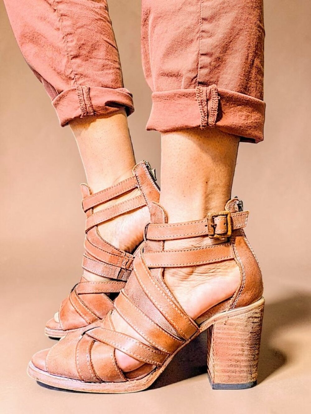 Freebird by Steven neutral tan claw distressed leather chunky heel boho sandal 9